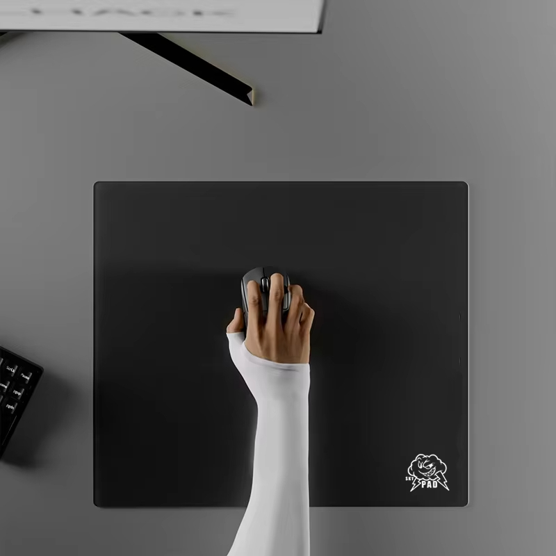 Alas Mouse Gaming Kaca Skypad  - Gaming Accessories White ulasan dan harga