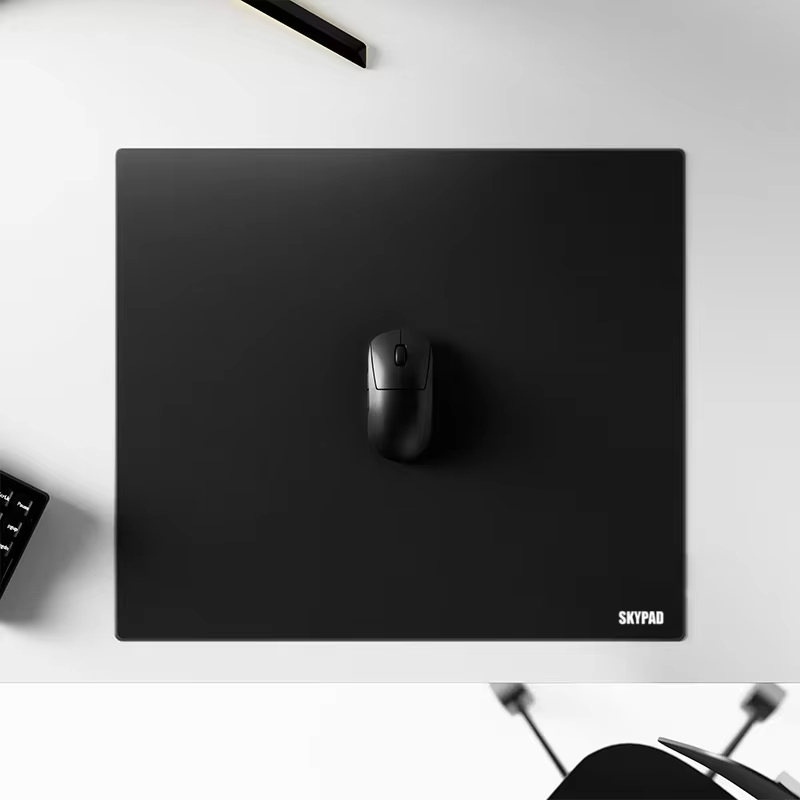 Alas Mouse Gaming Kaca Skypad  - Gaming Accessories White ulasan dan harga